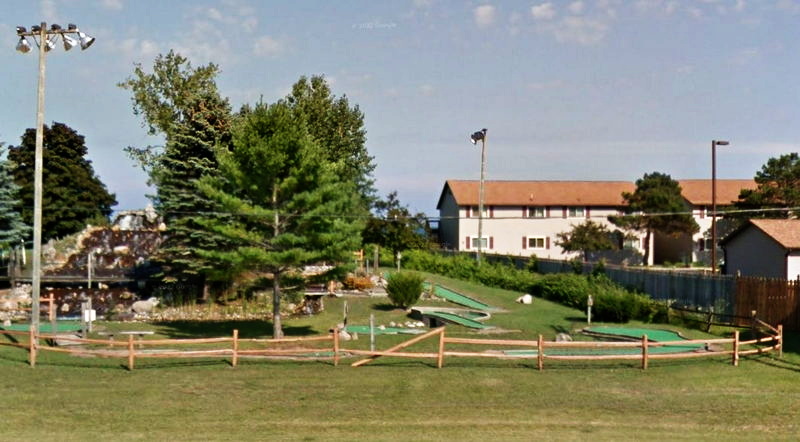 Stoney Creek Mini Golf - Street View (newer photo)